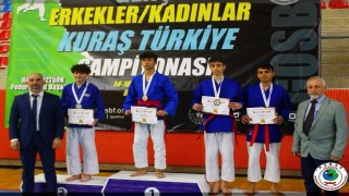 Kuraşda iki madalya