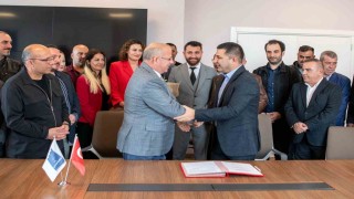 Kuşadası Belediyesinde toplu iş sözleşmesi imzalandı