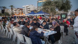 Kuşadası Belediyesinden Kadir Gecesinde 2 bin kişilik iftar yemeği
