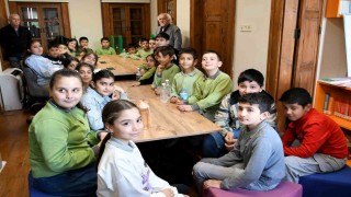 Kuşadasında çocuklar şiir yazmanın püf noktalarını öğrendi