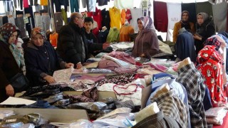 Kütahyada Bayram Pazarı ilgi görüyor