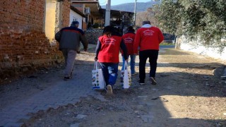 Kuyucak Belediyesinden ihtiyaç sahiplerine gıda yardımı