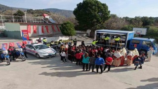 Kuyucak ve Buharkentte öğrencilere emniyet kemerinin önemi anlatıldı