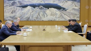 Kuzey Kore lideri Kim, Rusya Güvenlik Konseyi Sekreteri Şoyguyu Pyongyangda ağırladı