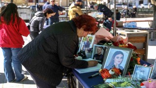 Kuzey Makedonyadaki yangında hayatını kaybedenlerin bir kısmı defnedildi