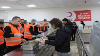 MAGİNDERden öğrencilere ve hasta yakınlarına iftar yemeği