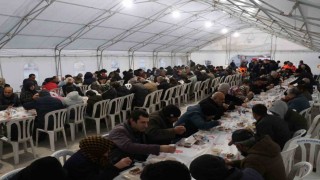 Malatyada vatandaşlar iftar çadırında bir araya geldi