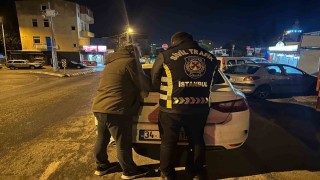 Maltepede taksi ve minibüs şoföründen peş peşe ihlal kamerada