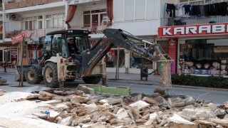 Manavgatta caddeler yenileniyor