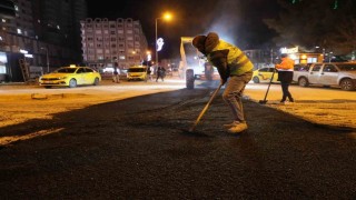 Mardin Büyükşehir Belediyesi yama asfalt çalışmalarını aralıksız sürdürüyor