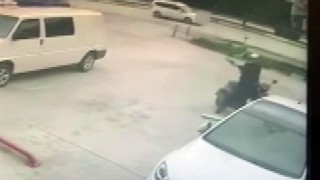 Markette cinayet işleyip iki iş yeri ve bir evi kurşunlamıştı: Saldırı anı kamerada