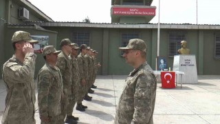 Mehmetçik, vatan savunmasını bayramda da sürdürüyor