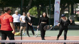 Mersin Büyükşehir Belediyesinden ücretsiz tenis kursu