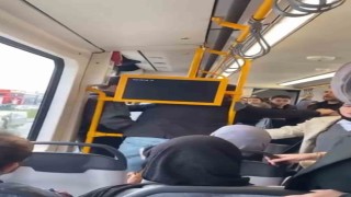 Metroda tartıştığı kişiye tekme atıp küfür etti