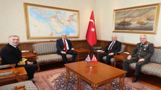 Milli Savunma Bakanı Güler, İngiltere Savunma Bakanı Healey ile bir araya geldi