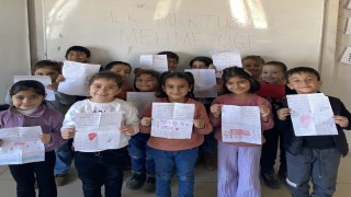 Minik öğrencilerden duygulandıran ziyaret