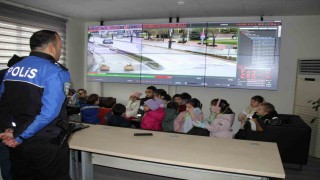 Minik öğrencilerden Emniyet Müdürlüğüne ziyaret