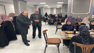 Müftü İmamoğlu, kız öğrencilerle iftarda buluştu