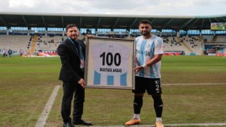 Mustafa Akbaş 100incü maçına çıktı