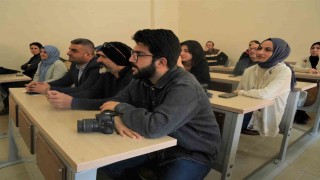 Muşun usta fotoğrafçısı öğrencilere fotoğrafçılığı anlattı