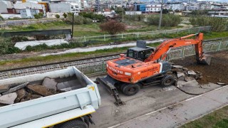 Nazillide yol çalışmaları sürüyor