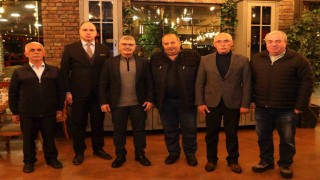Niğde Valisi Cahit Çelik, emekli personellerle iftarda buluştu
