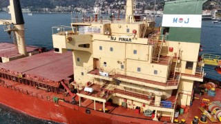Odessada saldırıya uğrayan yük gemisi İstanbul Boğazından geçti