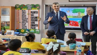 Öğrenciler yerel yönetimleri belediye başkanından öğrendi