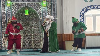 Öğrencilere Hacivat, Karagöz ve Nasreddin Hoca gösterisi sunuldu