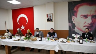 Öğrencilerle iftarda buluştular
