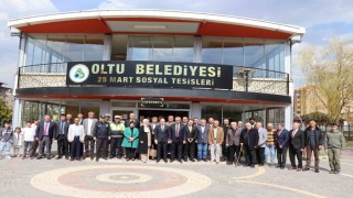 Oltuda bayramlaşma coşkusu sürüyor