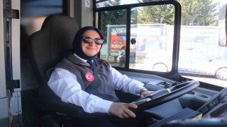 Ön yargıları kırıp belediye şoförü oldu: 2 çocuk annesi 8 yıldır direksiyon başında