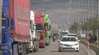 Öncüpınar Gümrük Kapısında tır yoğunluğu Ramazan ayında arttı