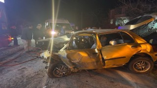 Orduda 2 otomobil kafa kafaya çarpıştı: 1 ölü, 1 yaralı