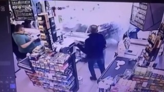 Orduda kontrolden çıkan otomobil markete daldı: 3 yaralı