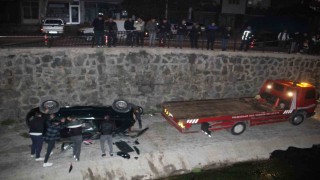 Orduda otomobil dere yatağına yuvarlandı: 2 yaralı