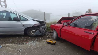 Orduda otomobiller çarpıştı: 3ü ağır 6 yaralı