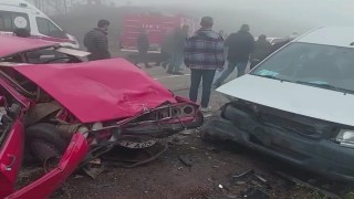 Orduda yoğun siste iki araç kafa kafaya çarpıştı: 3ü ağır 5 yaralı