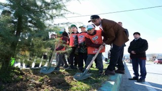Orhanelinde 500 fidan toprakla buluştu
