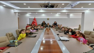 Ortaca Kaymakamı Aktaş minik öğrencileri ağırladı