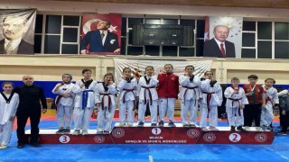Osmaneli sporcuları 11 madalya kazandı
