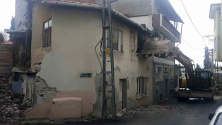 Osmangazililerin güvenliği için metruk binalar yıkılıyor