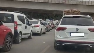 Osmaniye’de Bayram Öncesi Mezarlık Ziyaretleri Trafiği Kilitledi
