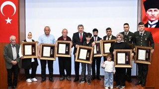 Osmaniye’de Şehit Aileleri ve Gazilere Devlet Övünç Madalyası Takdim Edildi