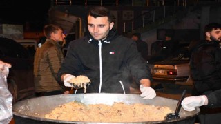 Osmanlı devletinin kurulduğu topraklar olan Söğütte 700 yıllık Kadir Pilavı geleneği yaşatıldı