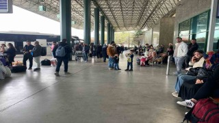 Otogarda bayram tatili hareketliliği