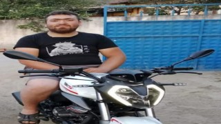Otomobil ile çarpışan genç motosiklet sürücüsü hayatını kaybetti
