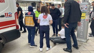 Otomobil ile çarpışan motokurye yaralandı
