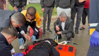 Otomobilin çarptığı yaşlı kadına ilk müdahaleyi milletvekilleri yaptı