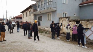 Oyunculuğa soyunan Çivrilli köylüler profesyonellere taş çıkardı